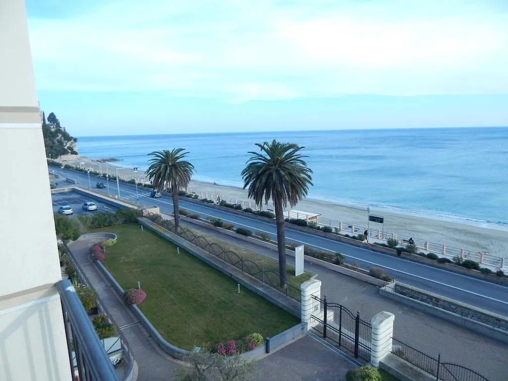 Aparthotel Residence La Perla Finale Ligure Italia
