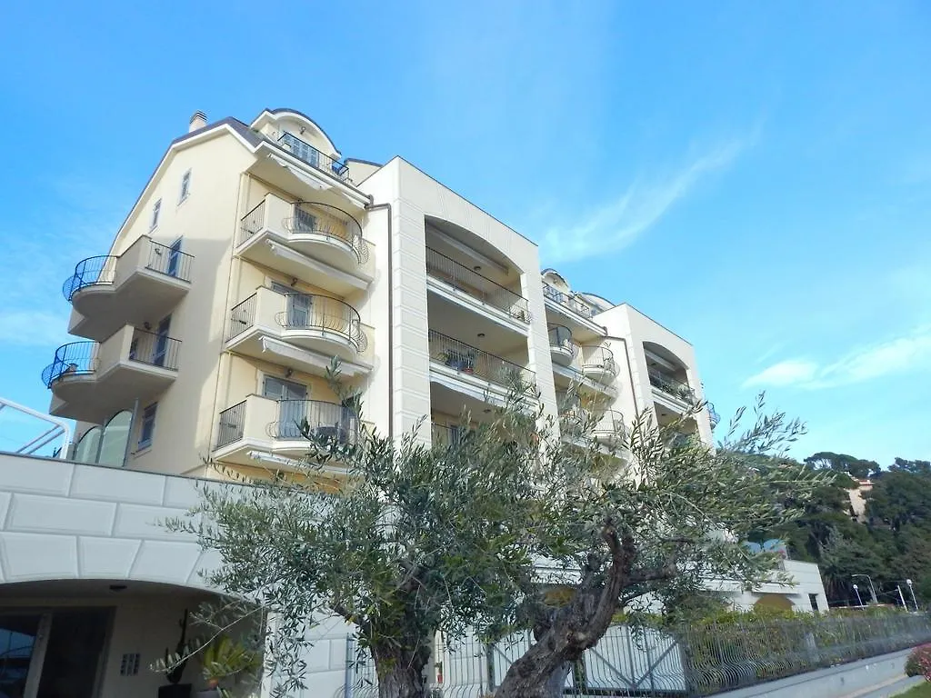 Residence La Perla Finale Ligure Aparthotel